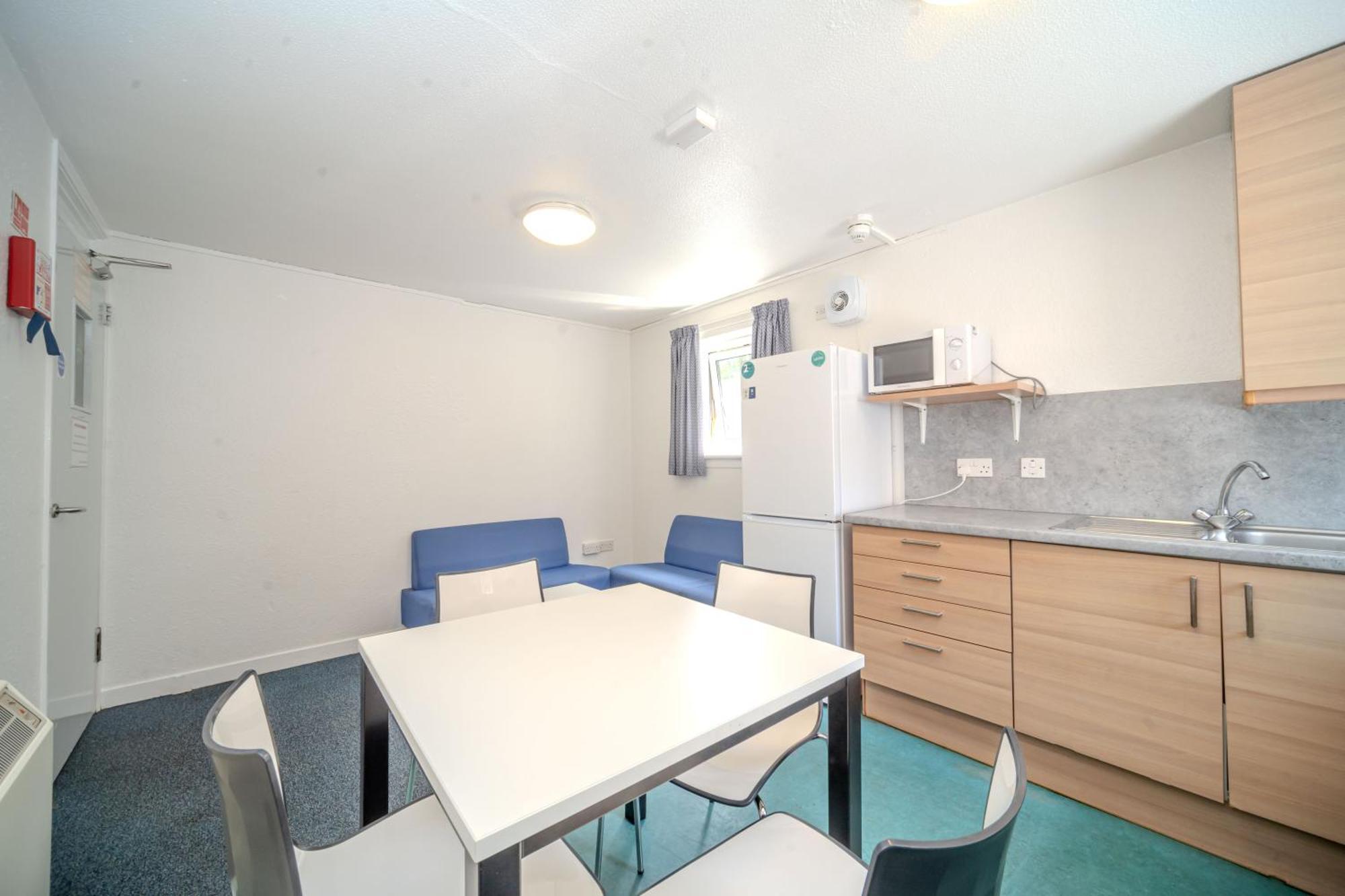 Joivy Budget 4,5 And 6 Bed Private Flats, In Historic Old Town (Adults Only) EDI Exterior photo