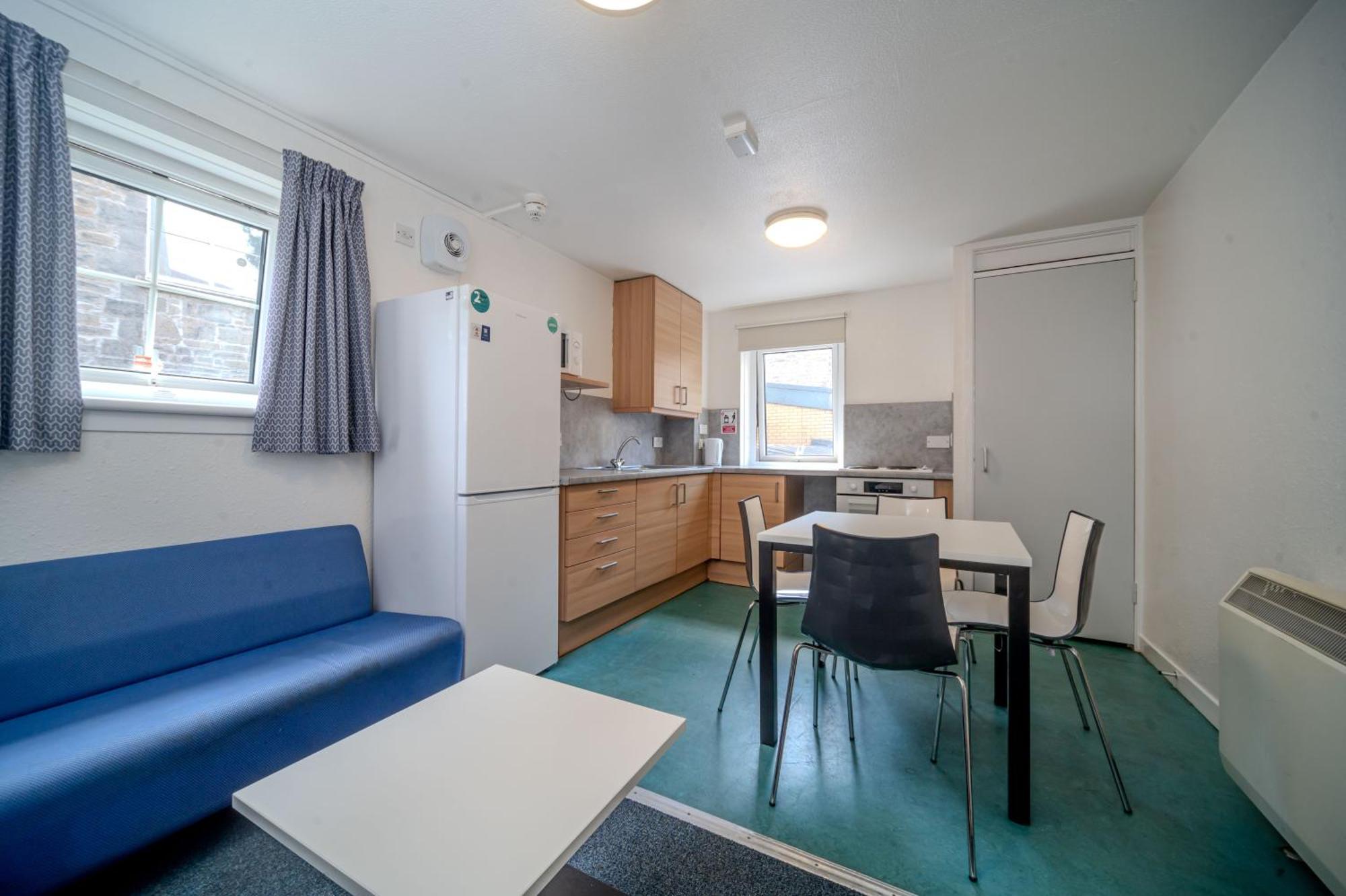 Joivy Budget 4,5 And 6 Bed Private Flats, In Historic Old Town (Adults Only) EDI Exterior photo