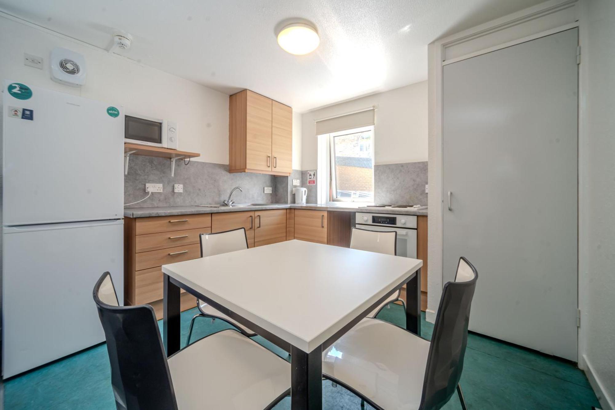 Joivy Budget 4,5 And 6 Bed Private Flats, In Historic Old Town (Adults Only) EDI Exterior photo